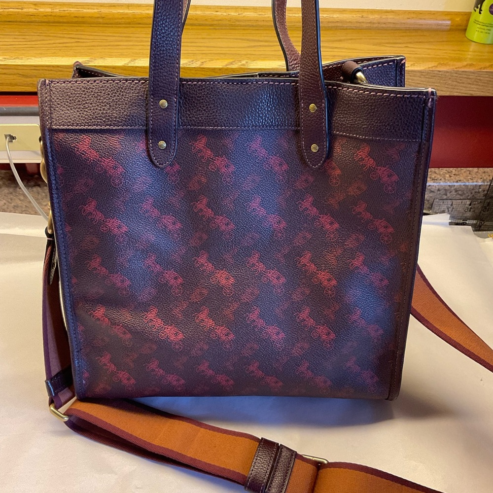 COACH Horse & Carriage Field Tote 30 89143